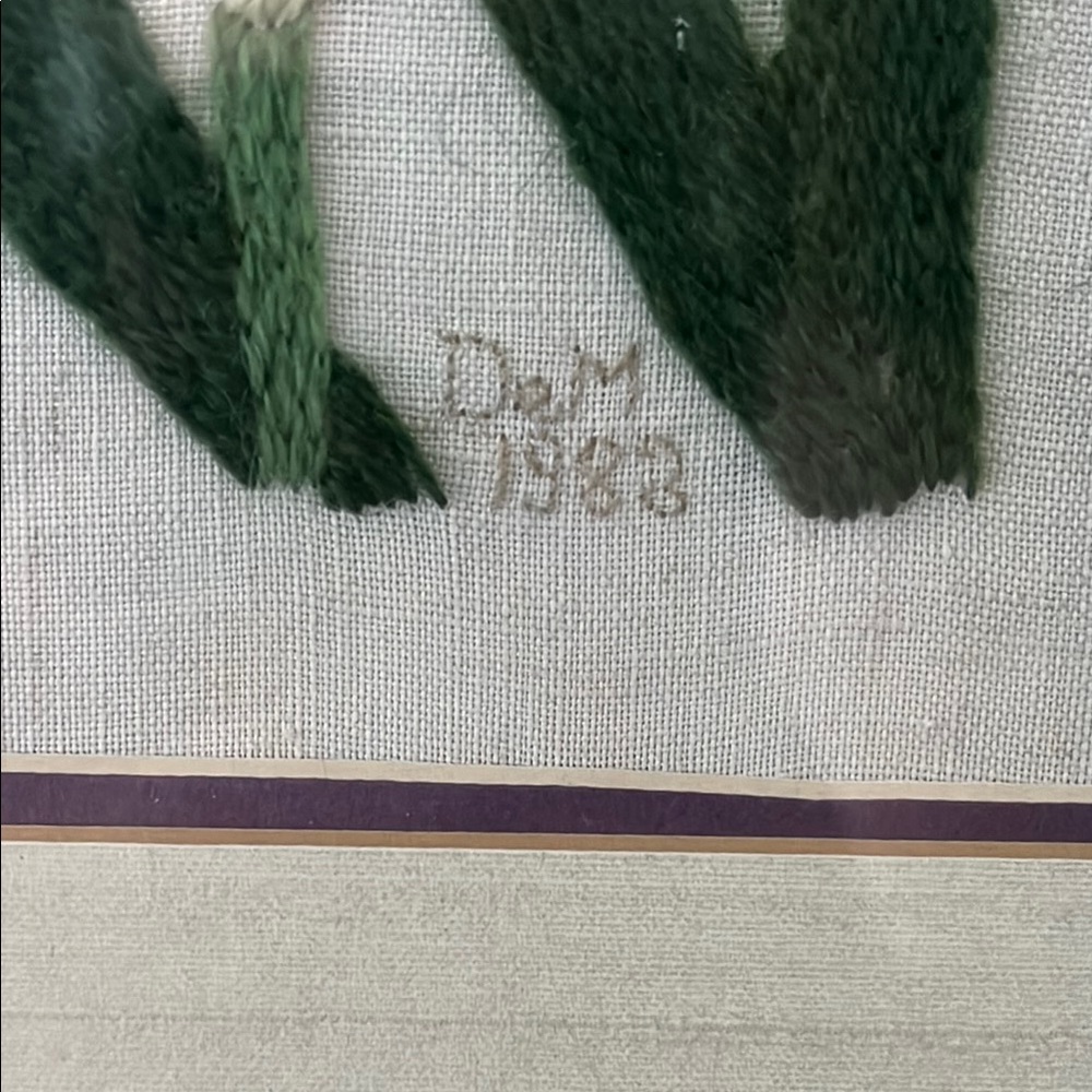 ▫️Vtg Embroidery Iris Gold Framed Wall Decor - Picture 5 of 6